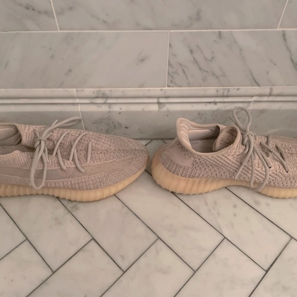 Yeezy Light Pink and Silver Size 11 - Picture 6 of 6
